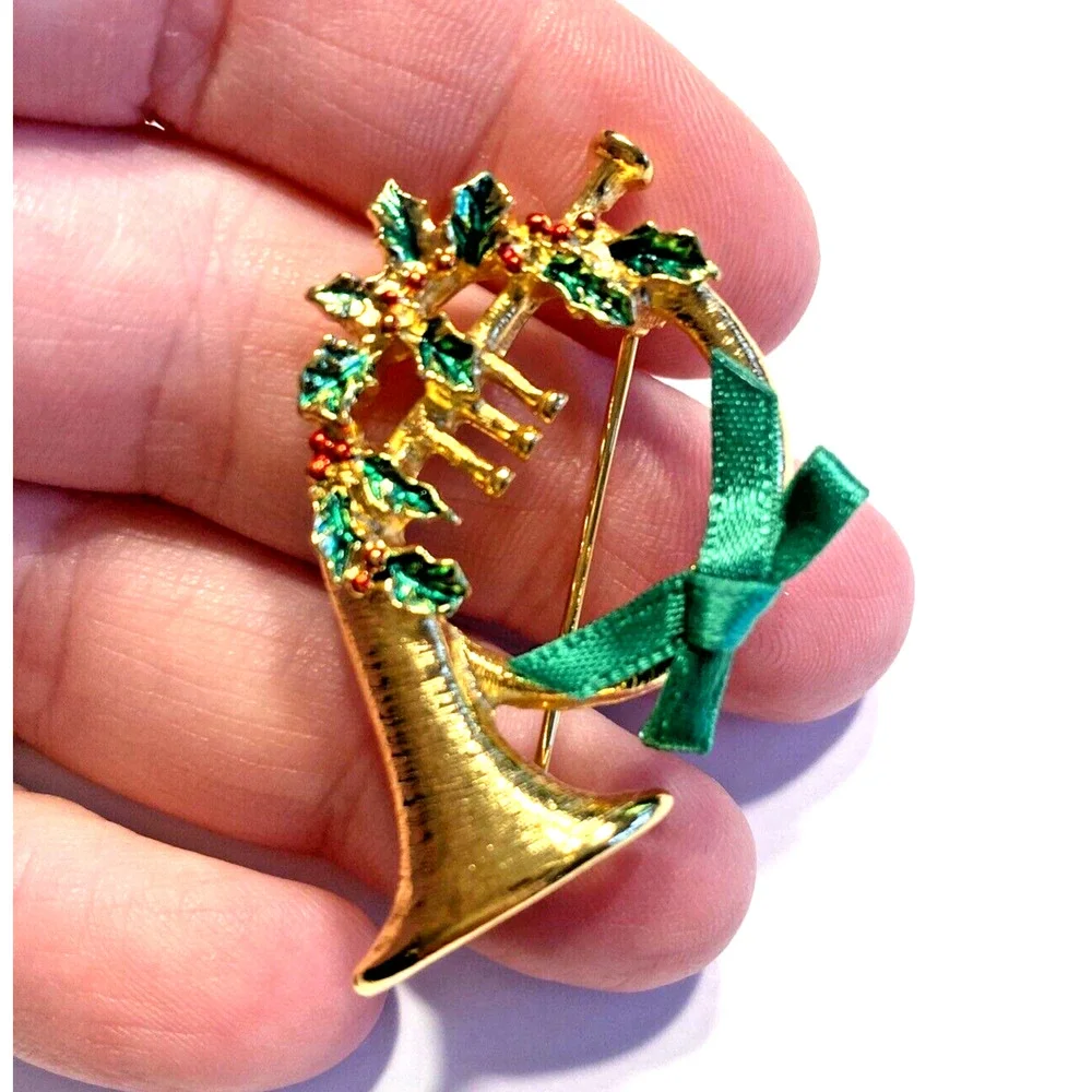 Vintage Christmas Brooch Goldtone French Horn Signed CG USA Festive Holiday Pin